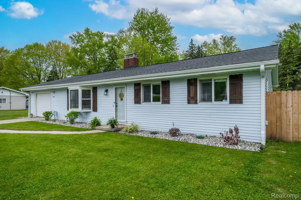 3585 Creekwood Drive Bridgeport Charter Township MI 48601