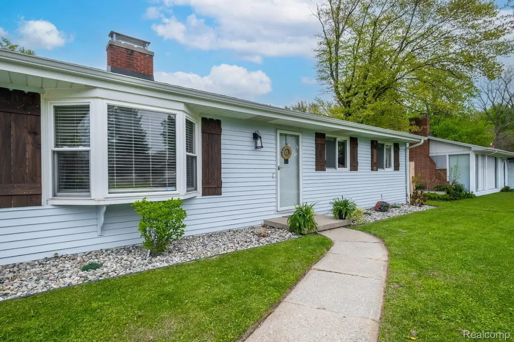 3585 Creekwood Drive Bridgeport Charter Township MI 48601