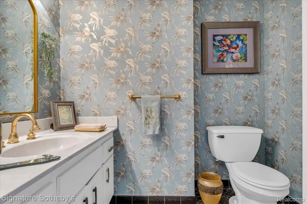 38383 Saddle Lane Clinton Charter Township MI 48036