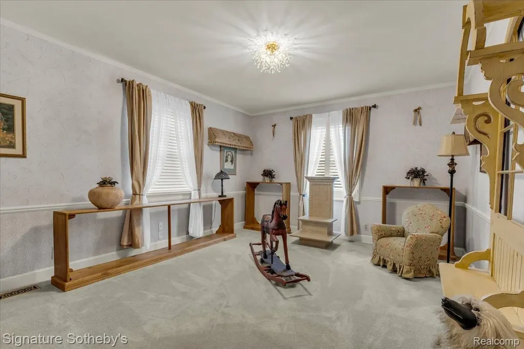 38383 Saddle Lane Clinton Charter Township MI 48036