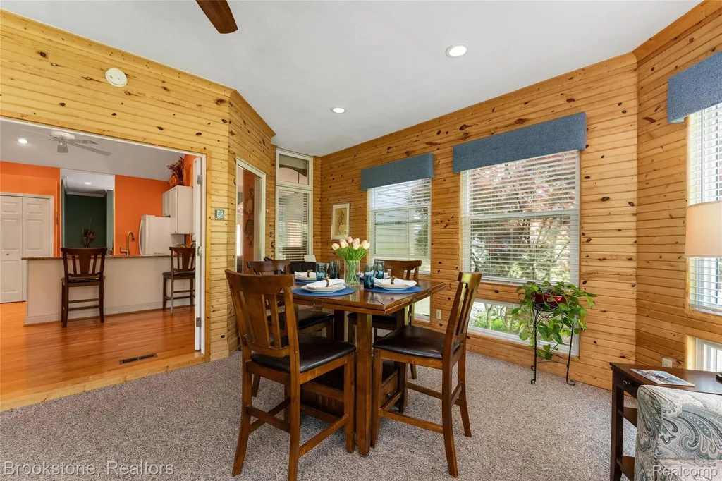 970 Moldovia Drive White Lake Charter Township MI 48386
