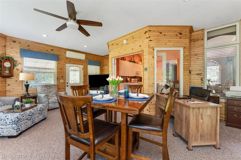 970 Moldovia Drive White Lake Charter Township MI 48386