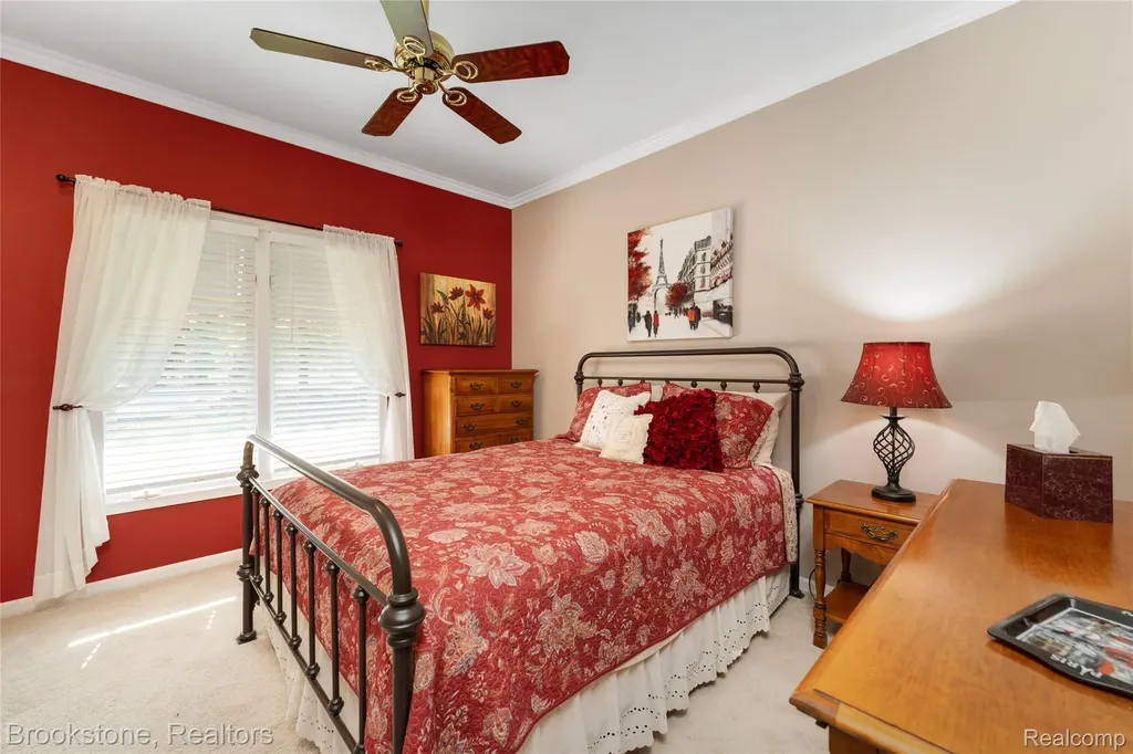 970 Moldovia Drive White Lake Charter Township MI 48386