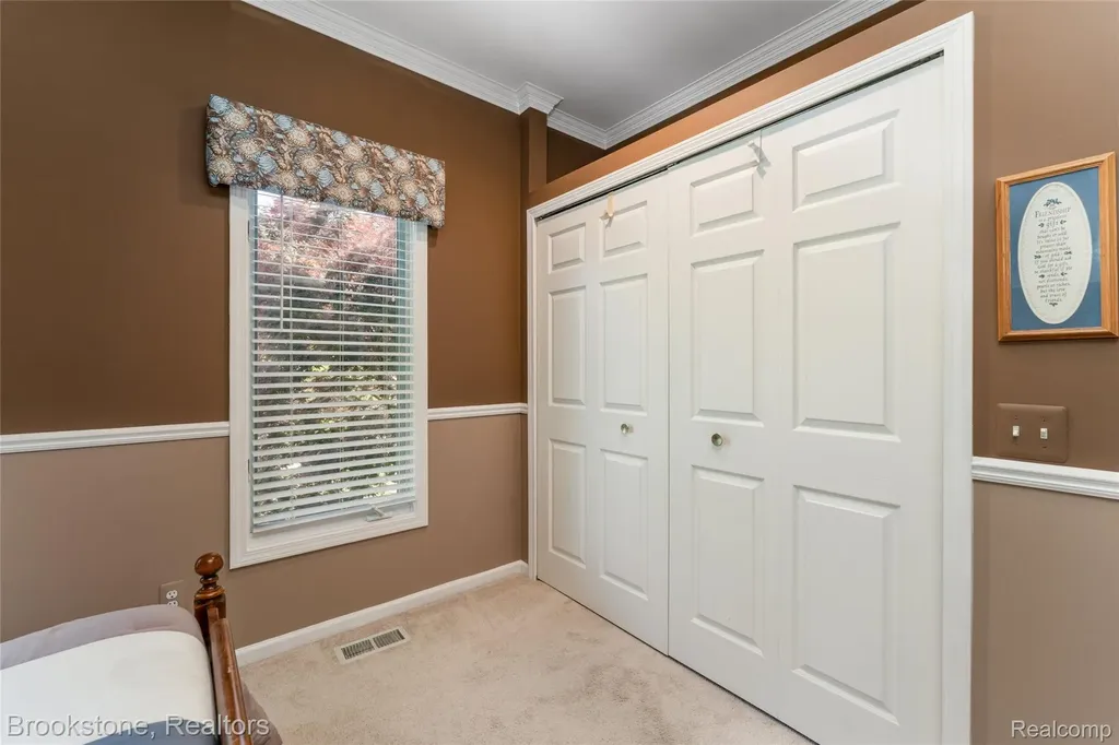 970 Moldovia Drive White Lake Charter Township MI 48386