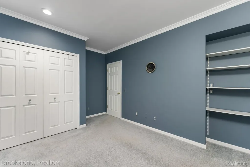 970 Moldovia Drive White Lake Charter Township MI 48386