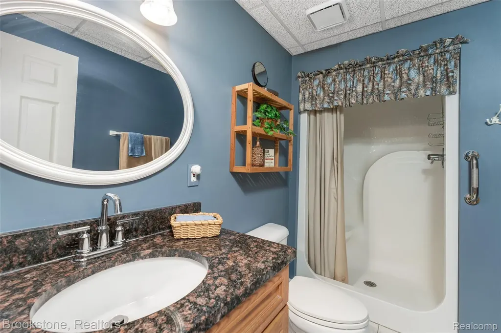 970 Moldovia Drive White Lake Charter Township MI 48386