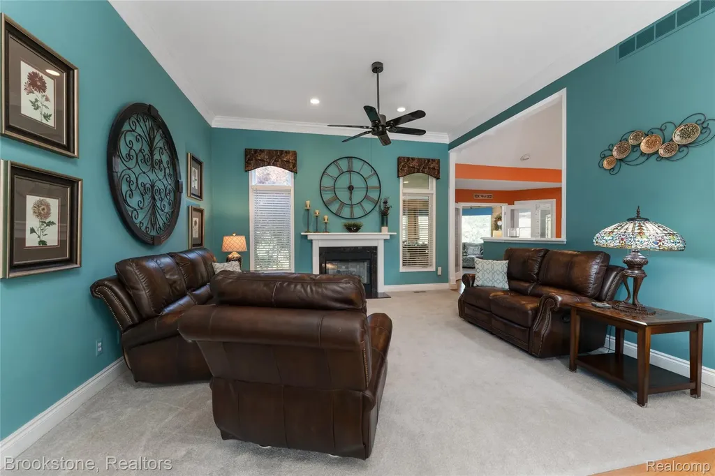 970 Moldovia Drive White Lake Charter Township MI 48386