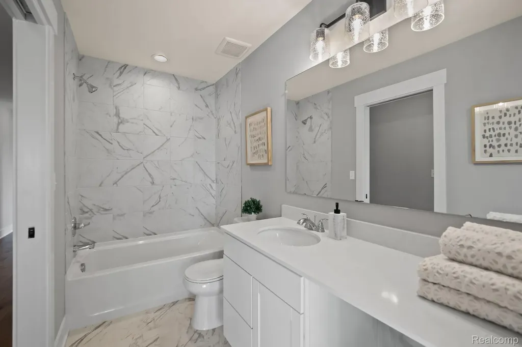 14087 Regatta Bay Drive Shelby Charter Township MI 48315
