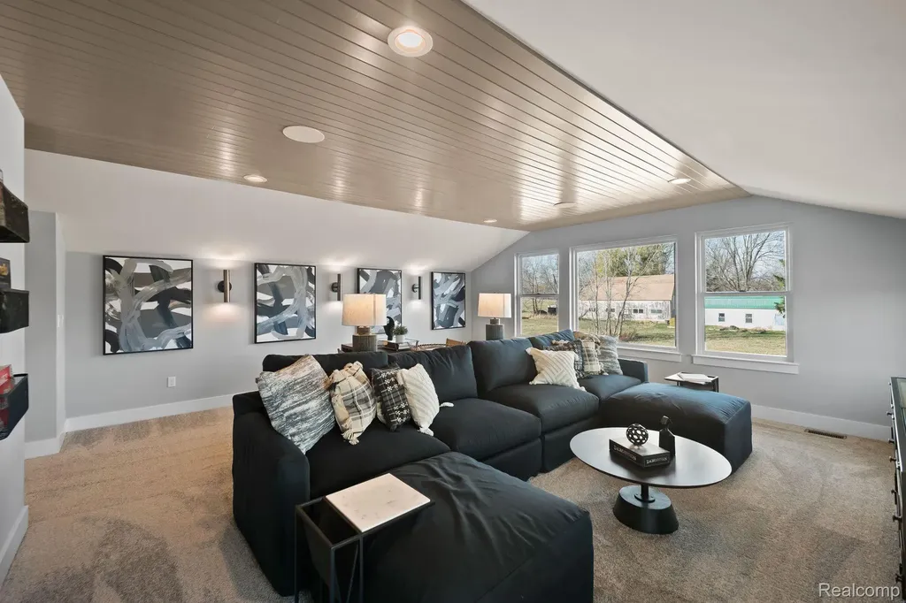 14087 Regatta Bay Drive Shelby Charter Township MI 48315