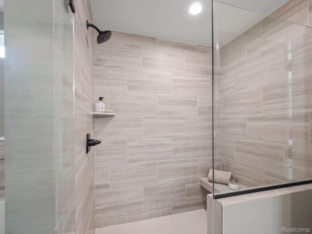 14050 Regatta Bay Drive Shelby Charter Township MI 48315