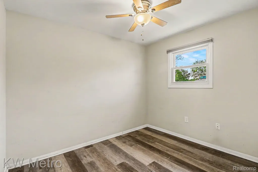 657 Dunleavy Drive Highland Charter Township MI 48356