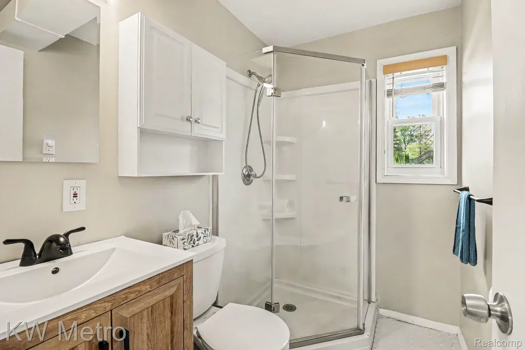 657 Dunleavy Drive Highland Charter Township MI 48356