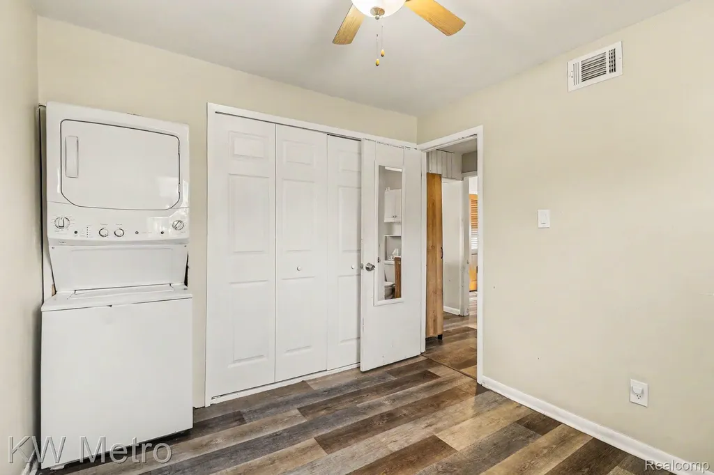 657 Dunleavy Drive Highland Charter Township MI 48356