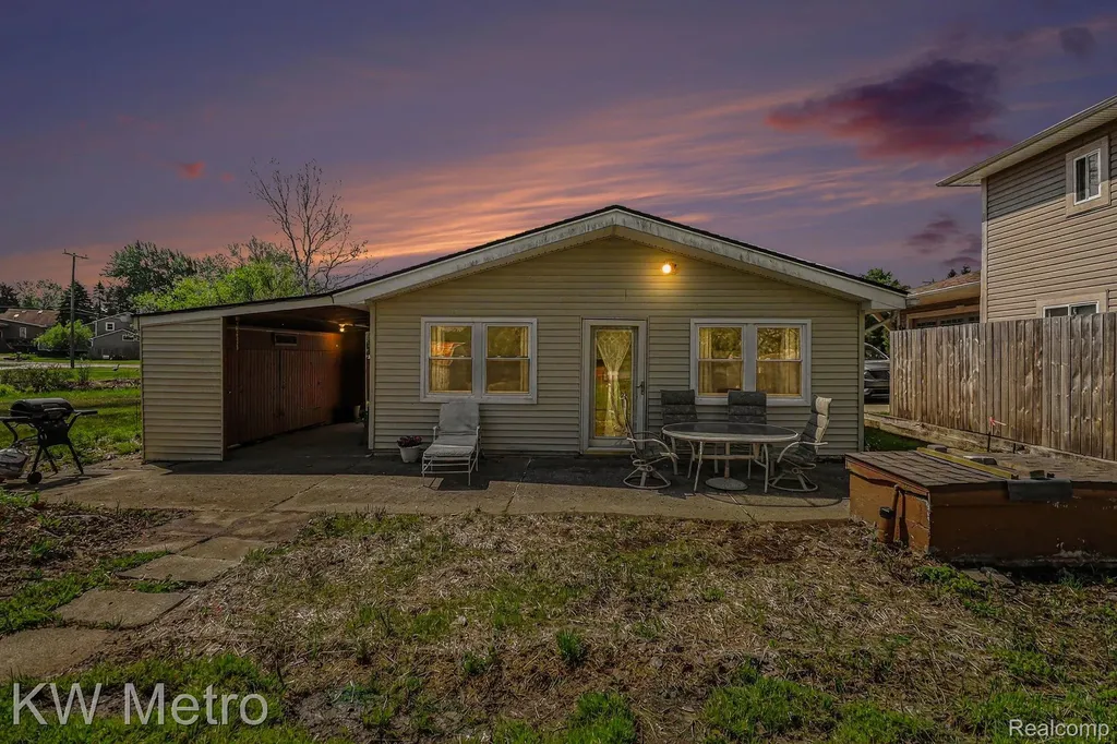657 Dunleavy Drive Highland Charter Township MI 48356