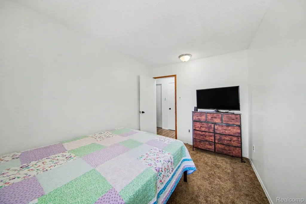 119 Diversy Drive Columbia Township MI 49230
