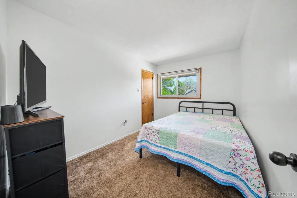 119 Diversy Drive Columbia Township MI 49230