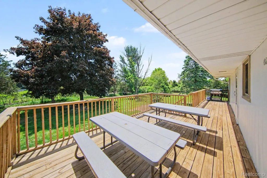 119 Diversy Drive Columbia Township MI 49230