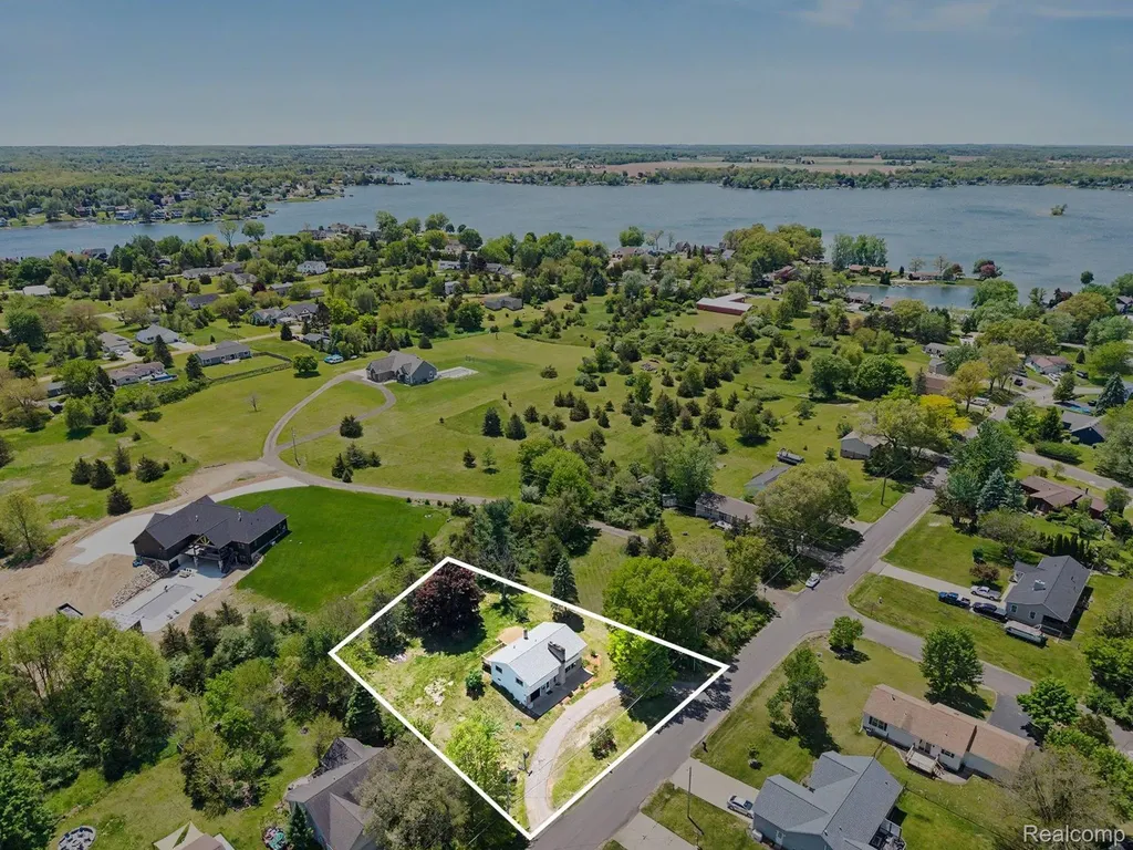119 Diversy Drive Columbia Township MI 49230