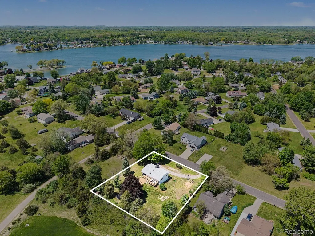 119 Diversy Drive Columbia Township MI 49230