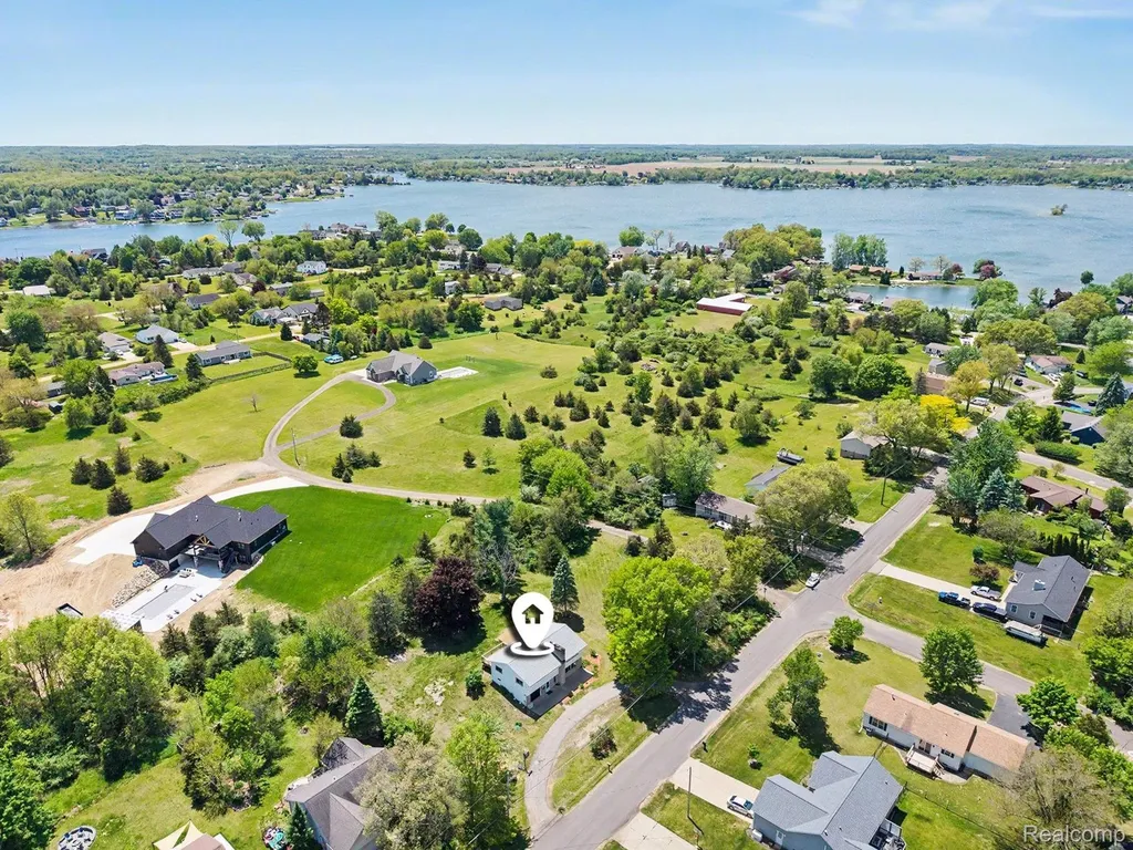 119 Diversy Drive Columbia Township MI 49230