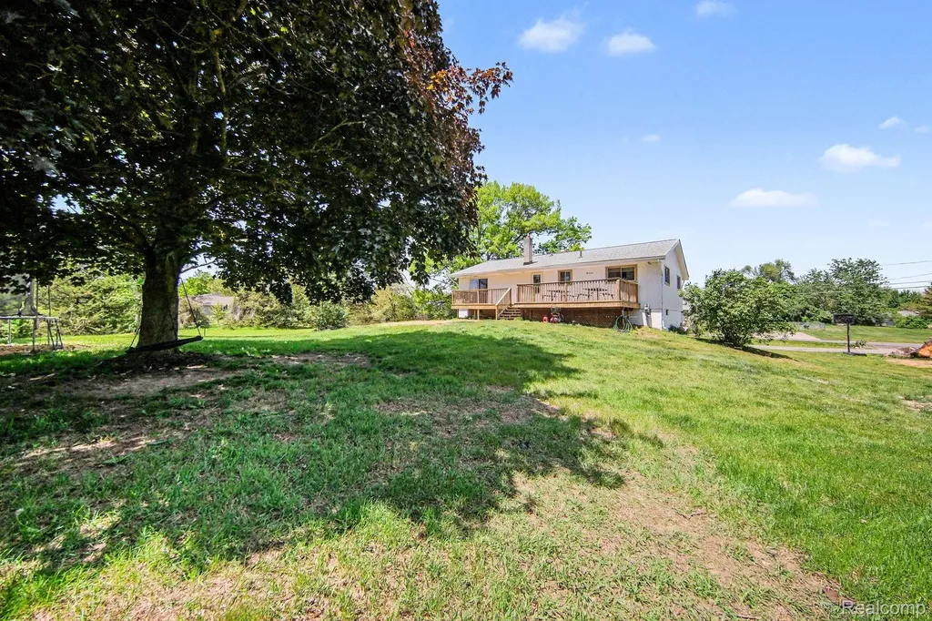 119 Diversy Drive Columbia Township MI 49230
