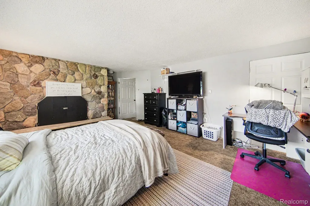 119 Diversy Drive Columbia Township MI 49230