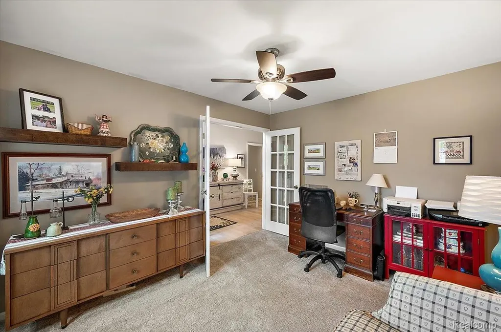 607 Salus Drive Waterford Charter Township MI 48327