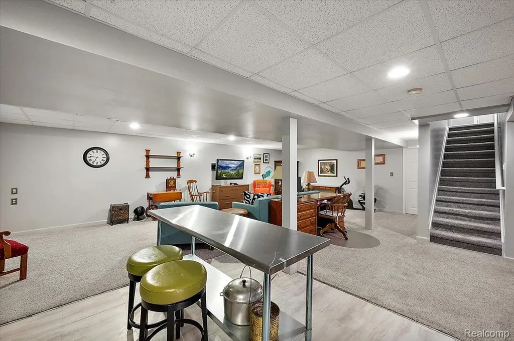 607 Salus Drive Waterford Charter Township MI 48327