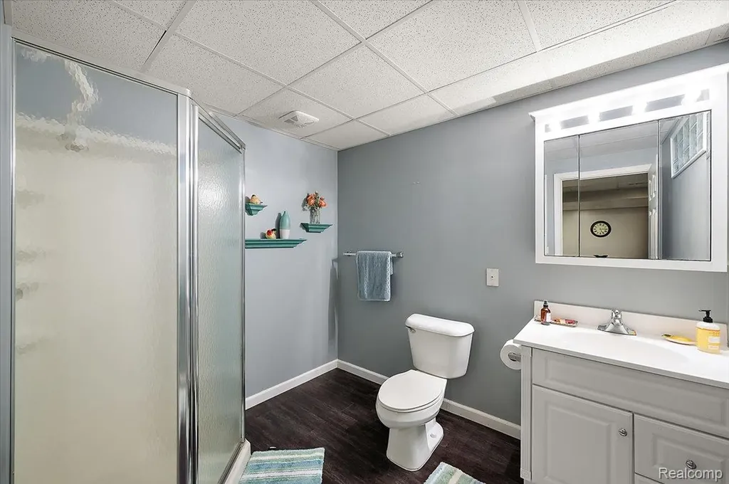 607 Salus Drive Waterford Charter Township MI 48327
