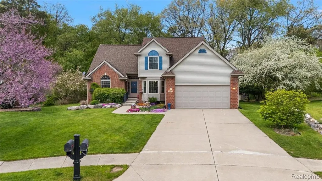 607 Salus Drive Waterford Charter Township MI 48327