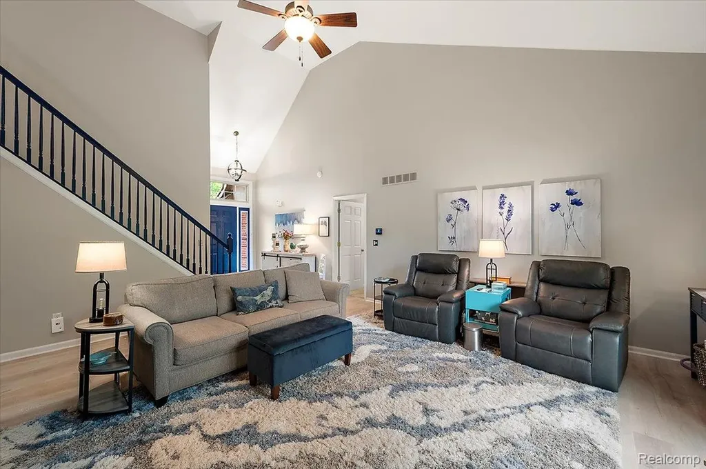 607 Salus Drive Waterford Charter Township MI 48327