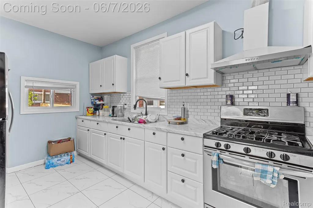 3328 Blaine Street Detroit City MI 48206
