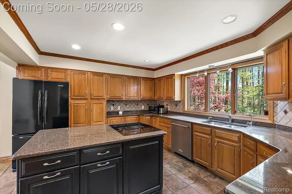 501 Cedarwood Street Oxford Charter Township MI 48371