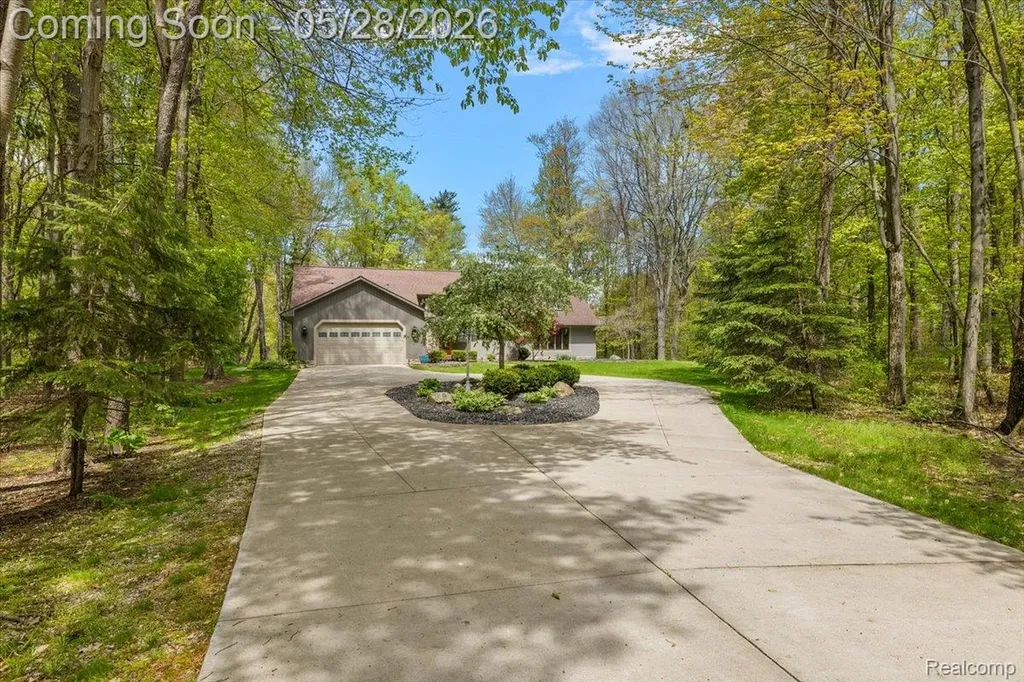 501 Cedarwood Street Oxford Charter Township MI 48371