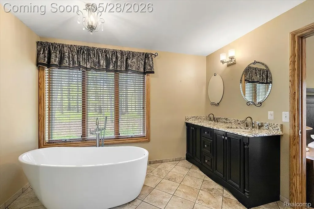 501 Cedarwood Street Oxford Charter Township MI 48371