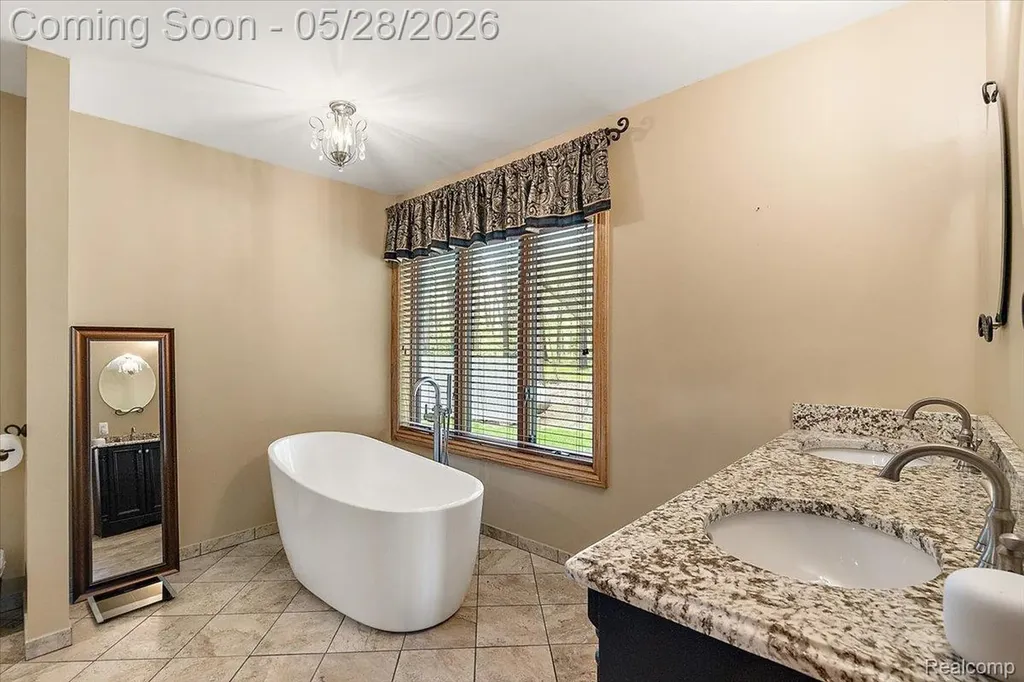 501 Cedarwood Street Oxford Charter Township MI 48371