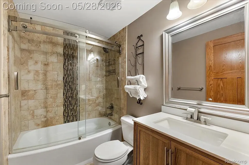 501 Cedarwood Street Oxford Charter Township MI 48371