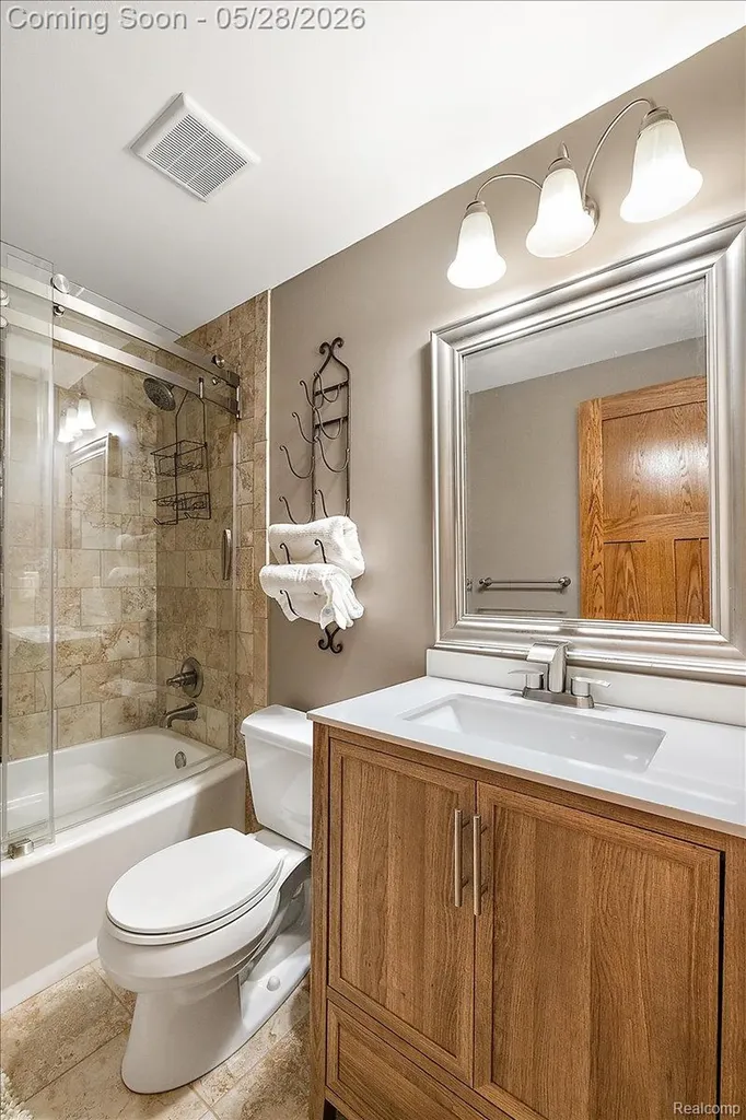 501 Cedarwood Street Oxford Charter Township MI 48371