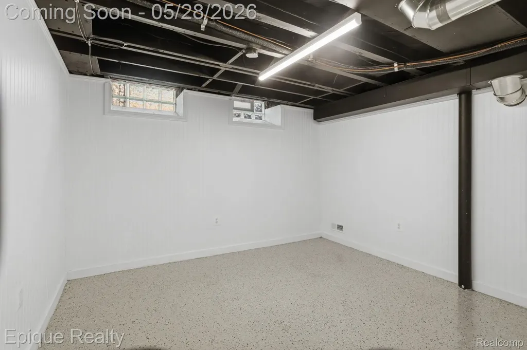 20506 Lancaster Street Harper Woods City MI 48225