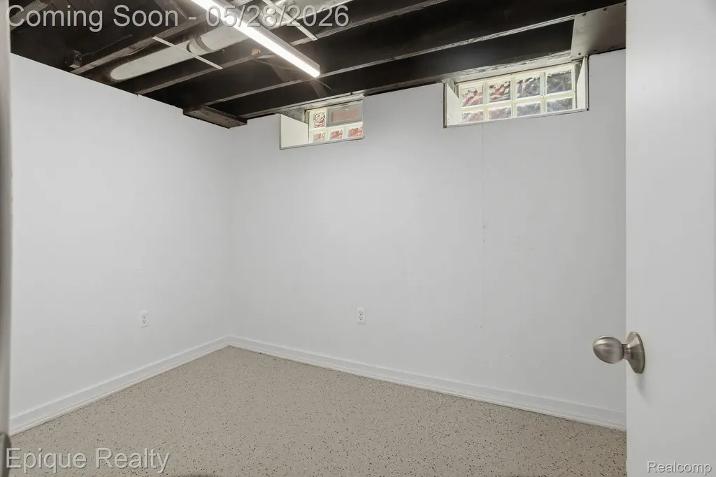 20506 Lancaster Street Harper Woods City MI 48225