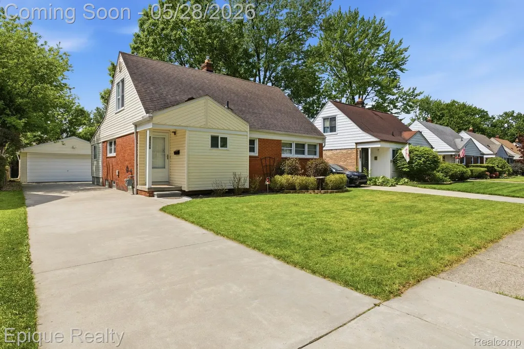 20506 Lancaster Street Harper Woods City MI 48225