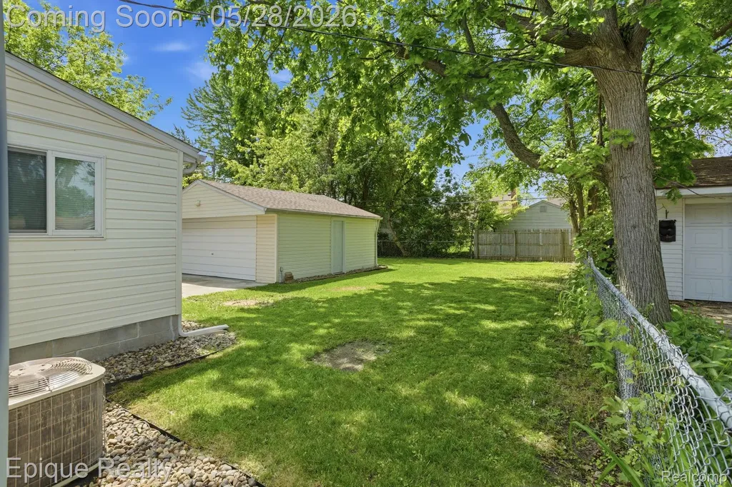 20506 Lancaster Street Harper Woods City MI 48225