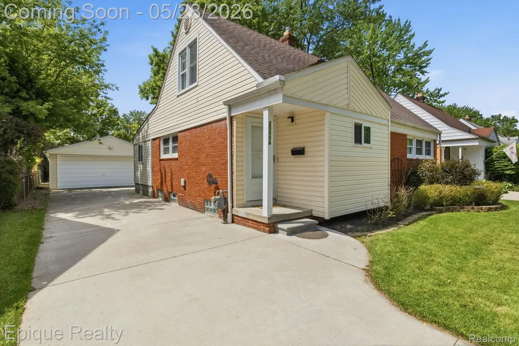 20506 Lancaster Street Harper Woods City MI 48225