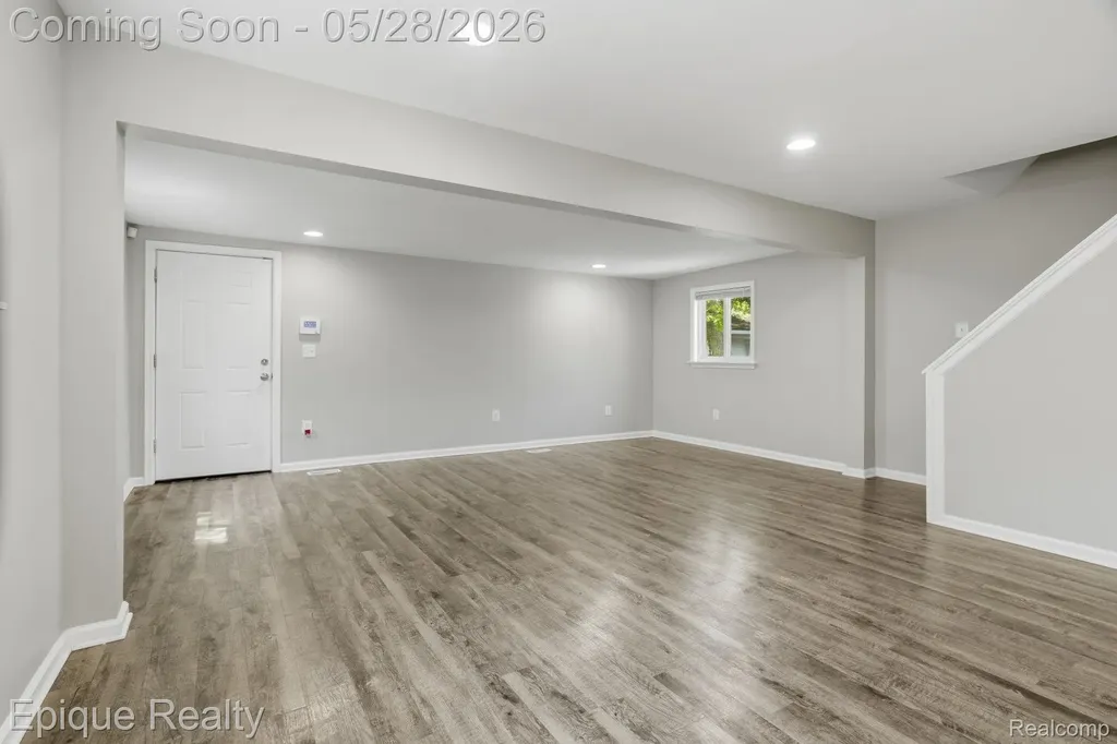 20506 Lancaster Street Harper Woods City MI 48225