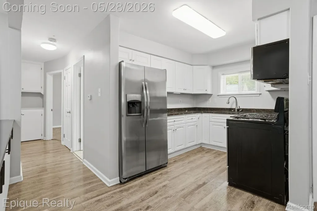 20506 Lancaster Street Harper Woods City MI 48225