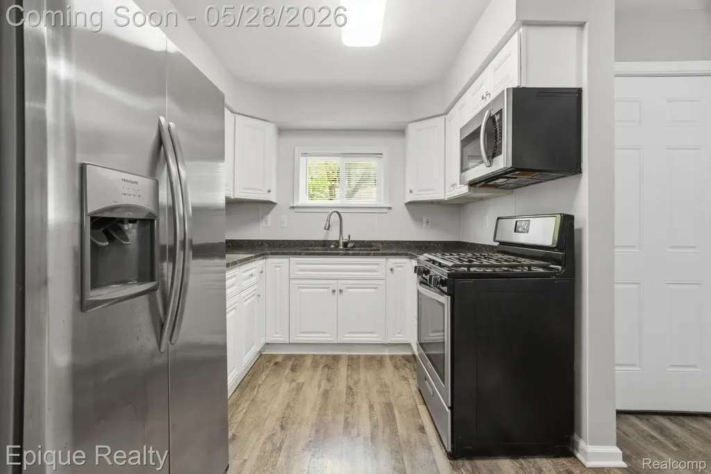 20506 Lancaster Street Harper Woods City MI 48225