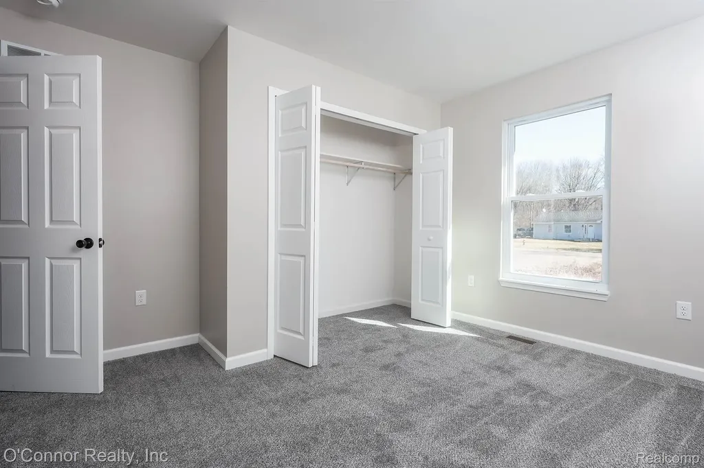 1047 39th Street Port Huron Charter Township MI 48060