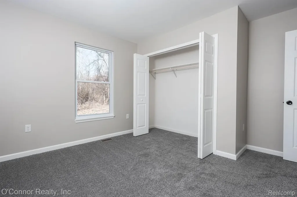 1047 39th Street Port Huron Charter Township MI 48060
