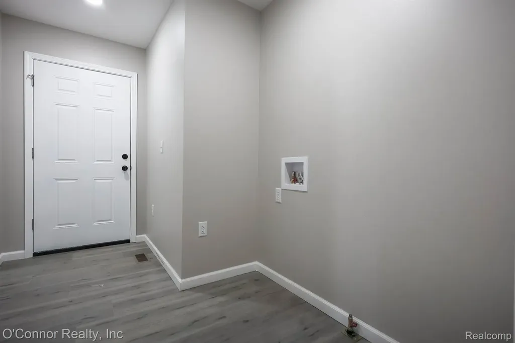 1047 39th Street Port Huron Charter Township MI 48060
