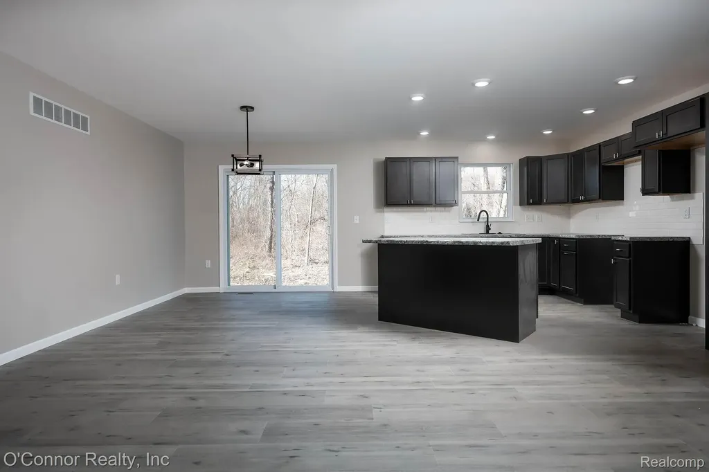 1047 39th Street Port Huron Charter Township MI 48060